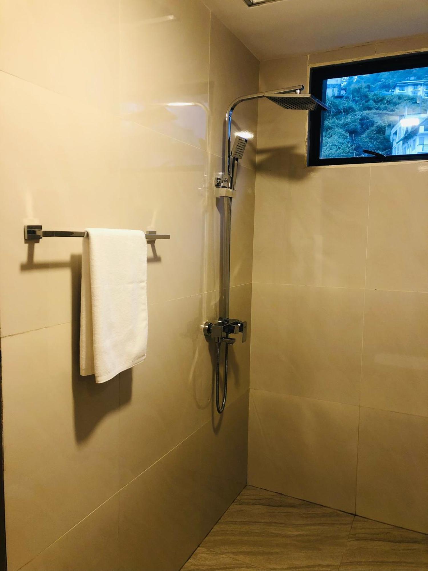 R21 Nuwara Eliya Hotel Ngoại thất bức ảnh