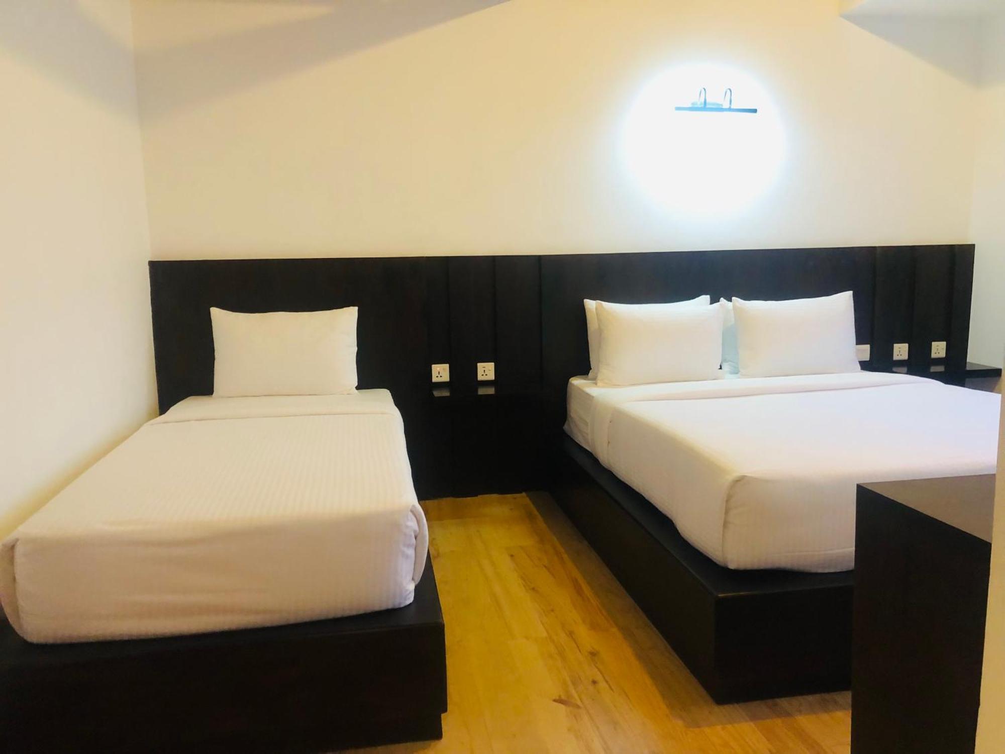 R21 Nuwara Eliya Hotel Ngoại thất bức ảnh
