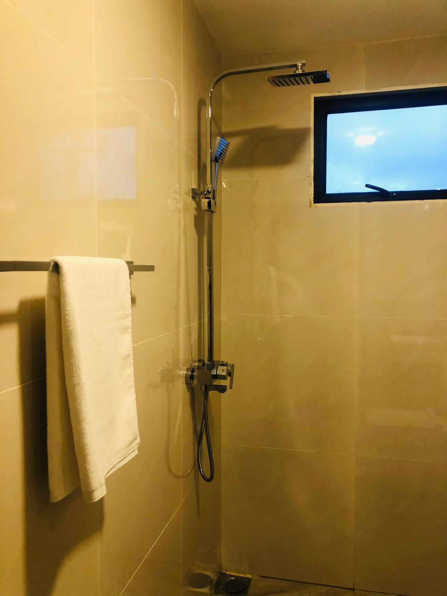 R21 Nuwara Eliya Hotel Ngoại thất bức ảnh