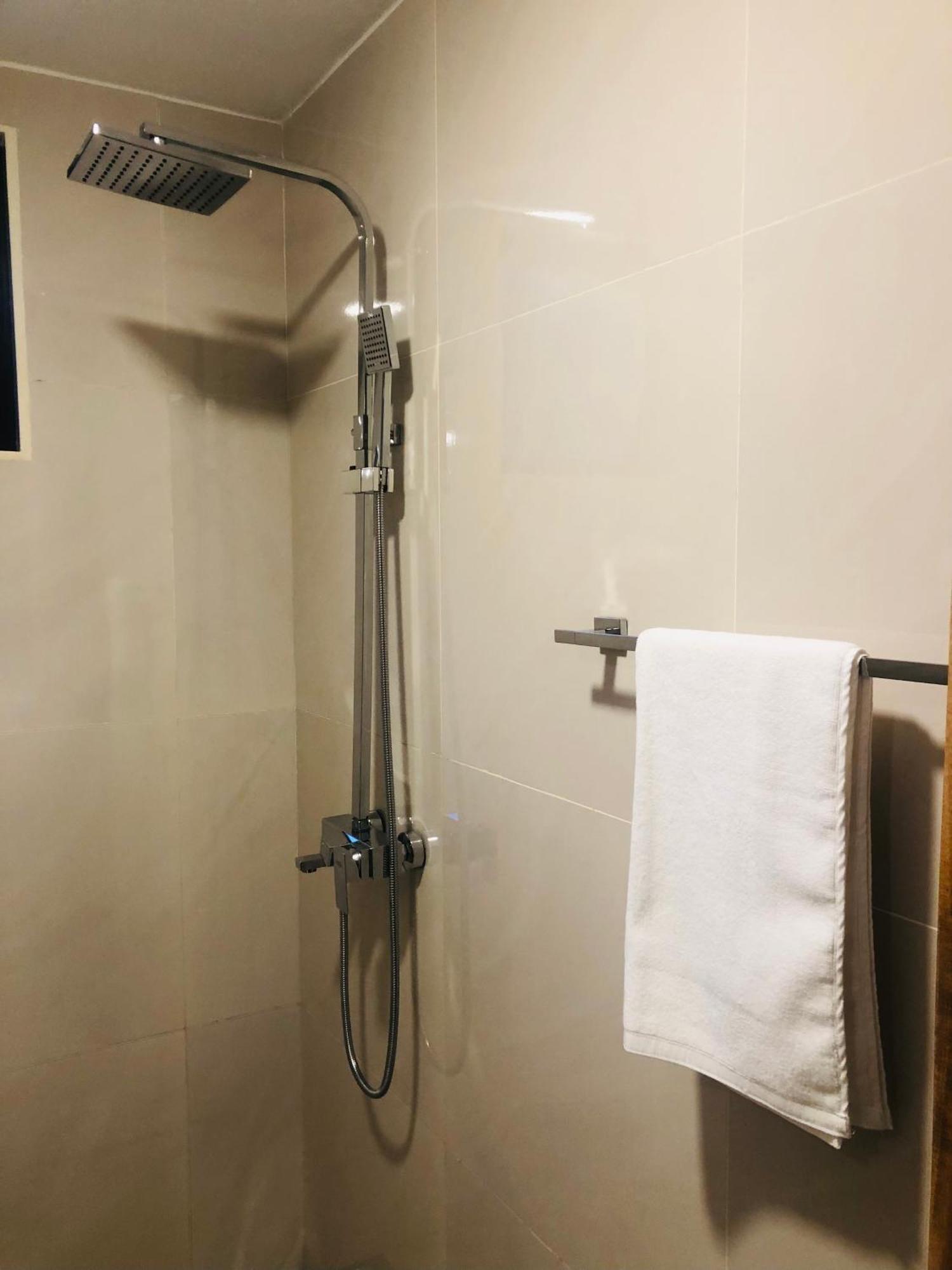 R21 Nuwara Eliya Hotel Ngoại thất bức ảnh