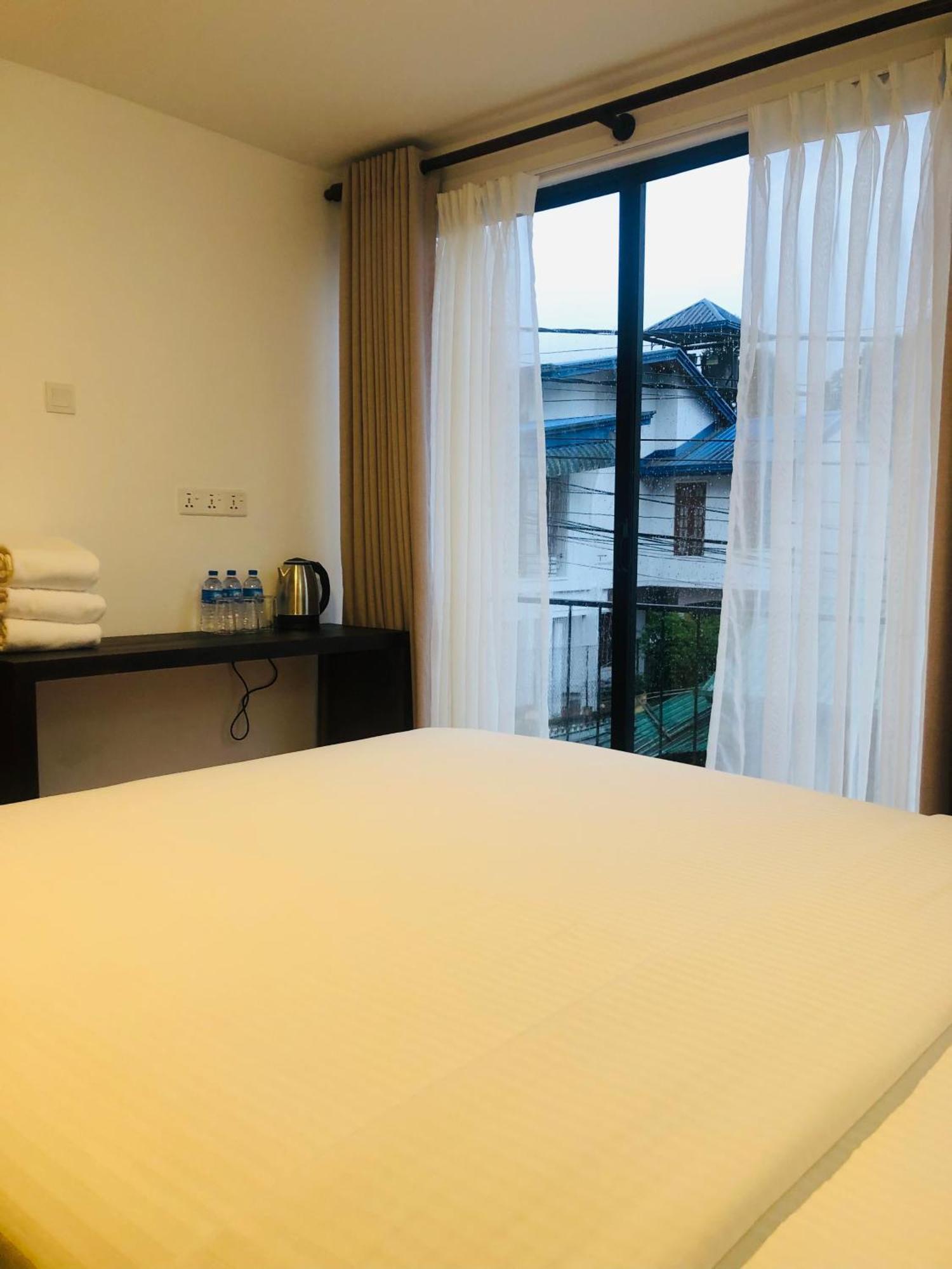 R21 Nuwara Eliya Hotel Ngoại thất bức ảnh