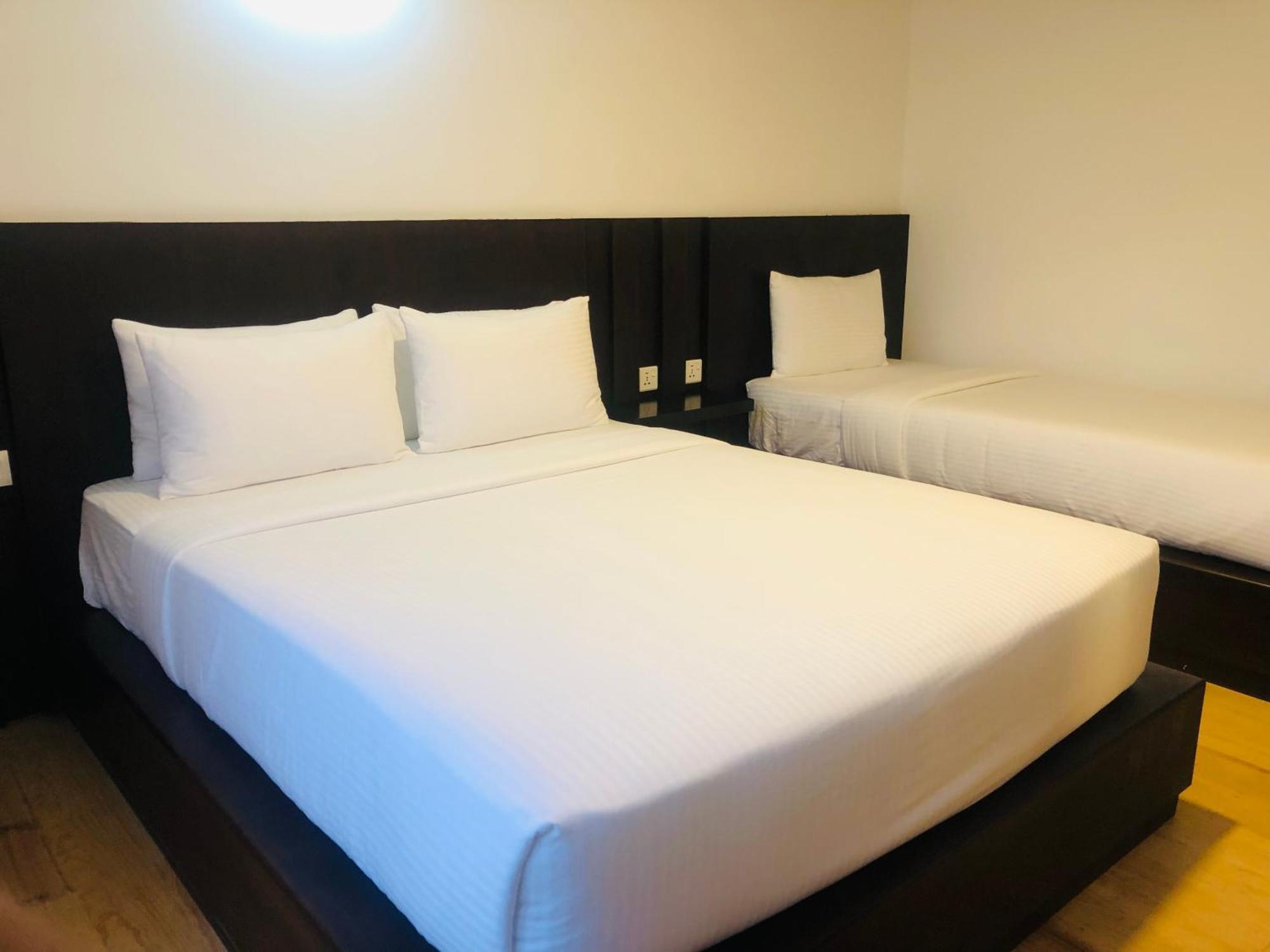 R21 Nuwara Eliya Hotel Ngoại thất bức ảnh
