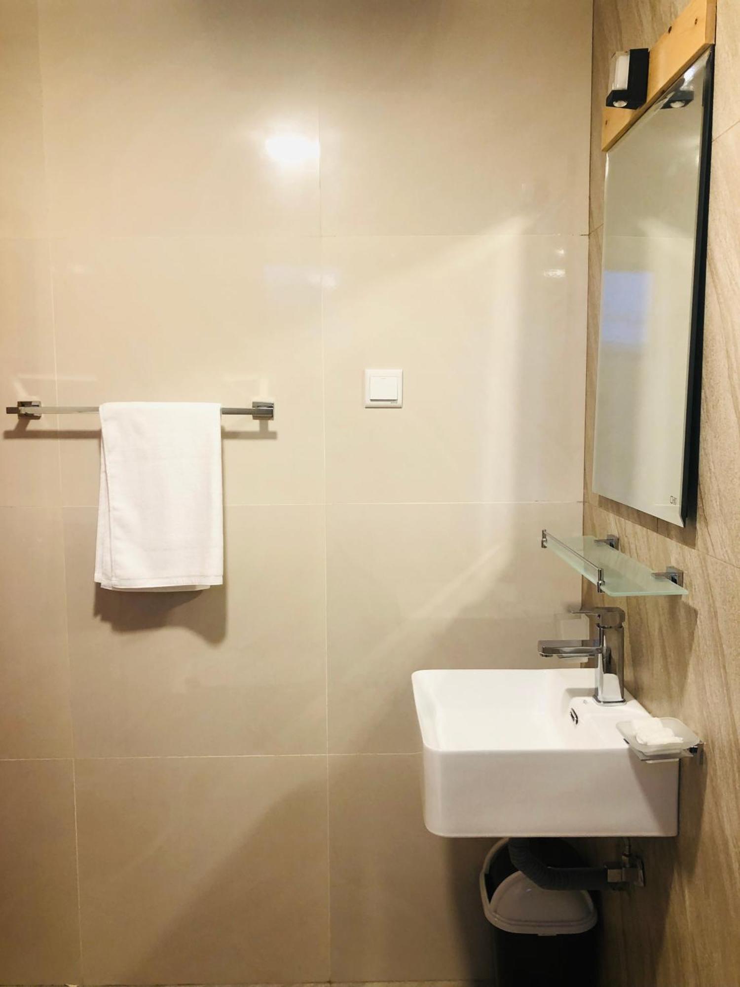 R21 Nuwara Eliya Hotel Ngoại thất bức ảnh