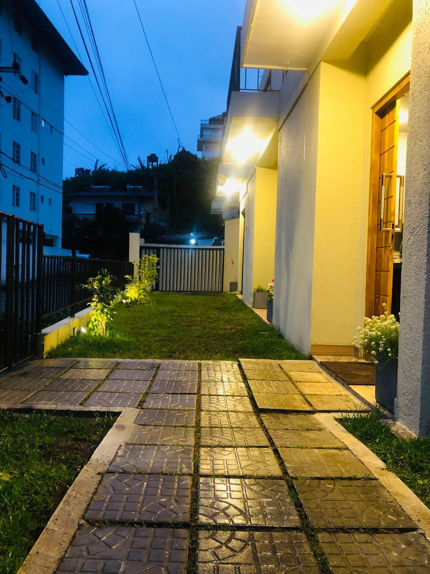 R21 Nuwara Eliya Hotel Ngoại thất bức ảnh