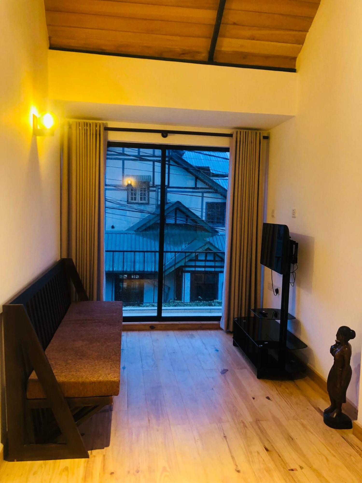 R21 Nuwara Eliya Hotel Ngoại thất bức ảnh