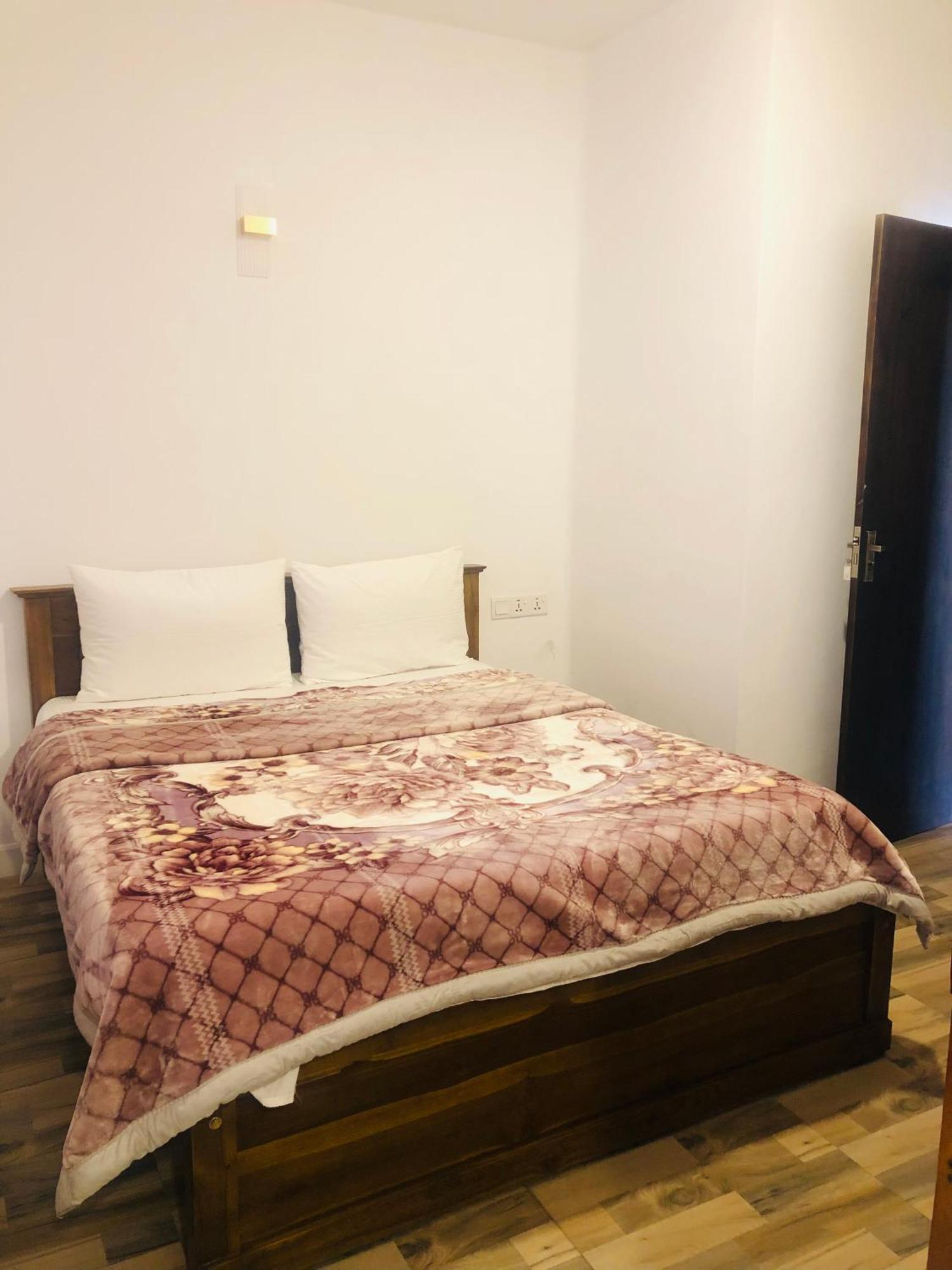 R21 Nuwara Eliya Hotel Ngoại thất bức ảnh